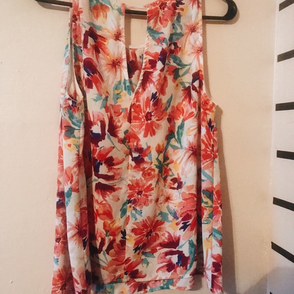 Everly Floral Tank - Picture 1 of 3
